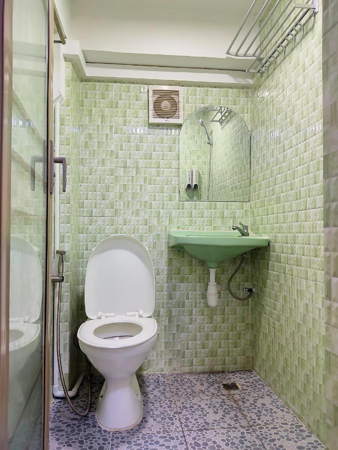 November Hostel Yangon Bagian luar foto